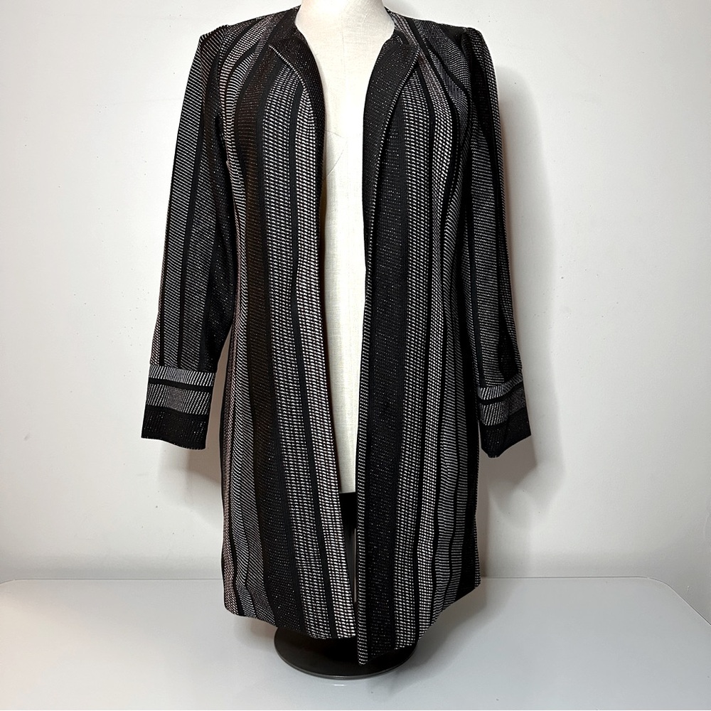 Chico’s Stripe Shine Duster Jacket 0 (4/6)
Black Brown Copper - Picture 4 of 12